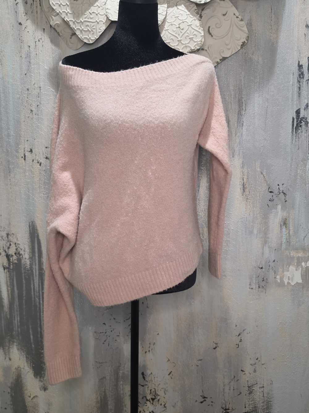 H&M Pale Pink Off-the-Shoulder Knit Sweater Size Medium
